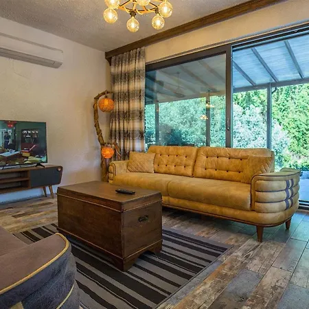 Villa Keyf Inlice, 4 Bedroom, Large Pool And Fully Pricacy Garden And Pool *