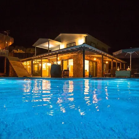 Villa Keyf Inlice, 4 Bedroom, Large Pool And Fully Pricacy Garden And Pool *