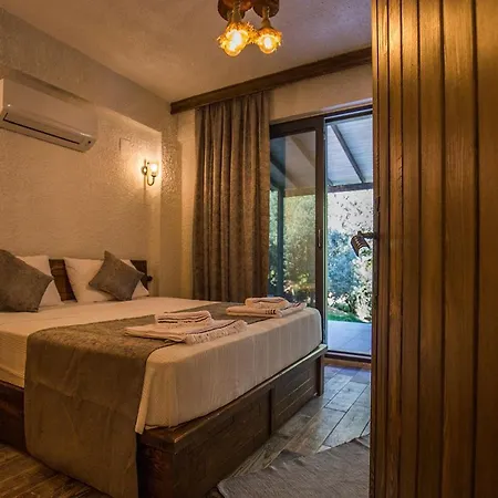 Keyf Inlice, 4 Bedroom, Large Pool And Fully Pricacy Garden And Pool Villa *
