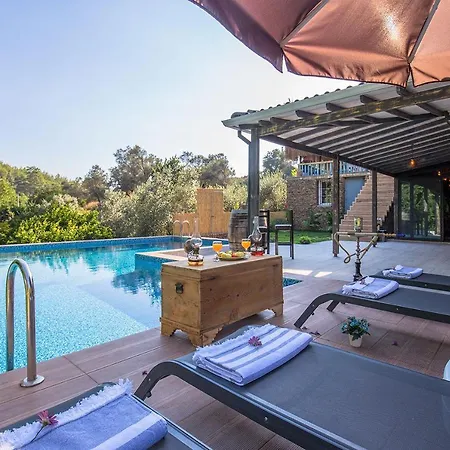 Keyf Inlice, 4 Bedroom, Large Pool And Fully Pricacy Garden And Pool Villa *